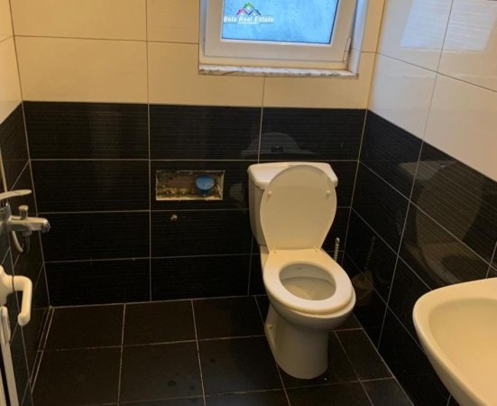 Tirane, jepet me qera apartament 2+1 Kati 2, 70 m² 380 € (Sauk)