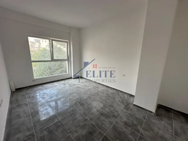 Tirane, shitet apartament 1+1+Ballkon Kati 1, 81 m² 121.500 € (Dritan Hoxha)