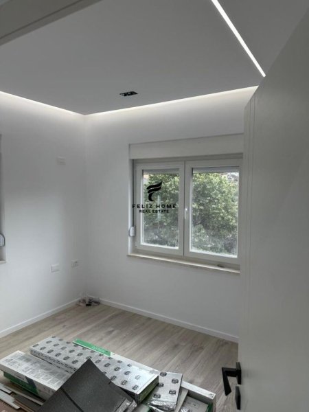 Tirane, jepet me qera apartament 2+1 Kati 4, 62 m² 800 € (BLLOKU)
