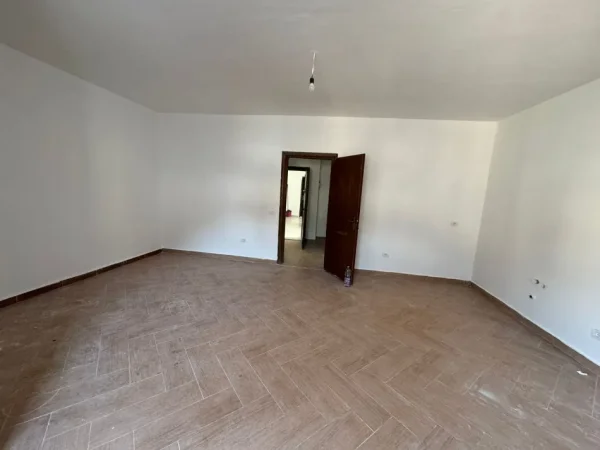 Durres, shitet apartament Kati 3, 130 m² 115.000 € (Ish rajoni, Lagja 5