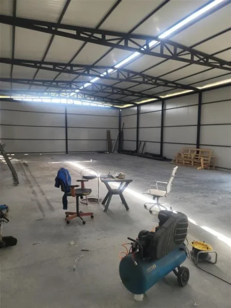 Tirane, jepet me qera ambjent biznesi Kati 0, 210 m² 700 € (Univers City)