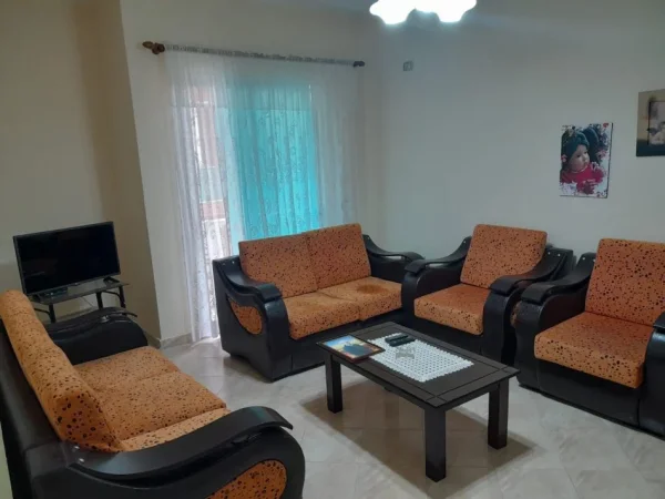 Tirane, jepet me qera apartament 1+1 Kati 2, 320 m² 320 € (Fresk)
