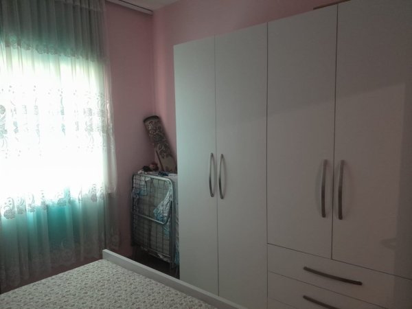 Tirane, jepet me qera apartament 1+1 Kati 2, 320 m² 320 € (Fresk)