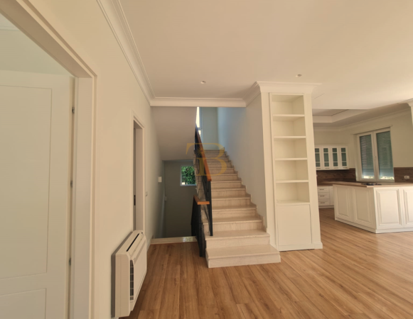 Tirane, jepet me qera Vile 2 Katshe Kati 0, 295 m² 4.000 € 