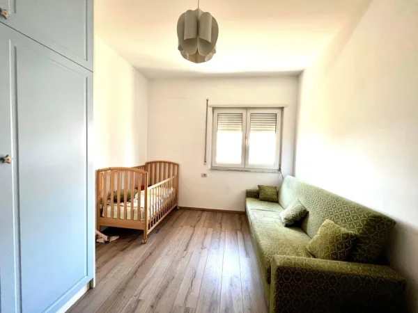 shitet apartament , 118 m² 195.000 €