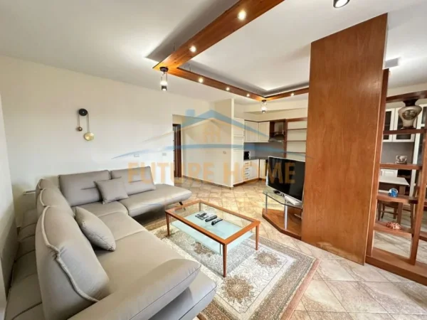 Tirane, jepet me qera apartament 2+1+Ballkon Kati 9, 118 m² 1.250 € (Blloku)