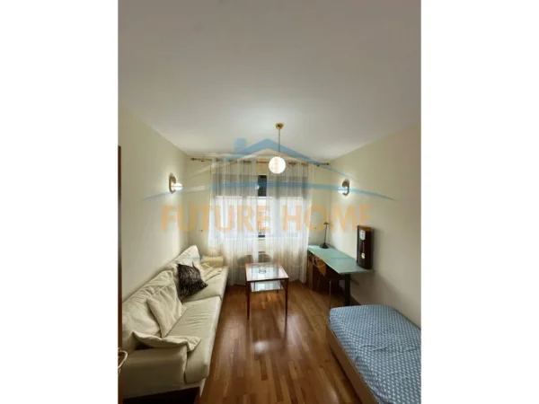 Tirane, jepet me qera apartament 2+1+Ballkon Kati 9, 118 m² 1.250 € (Blloku)