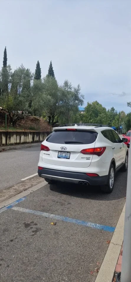 Tirane, shes makine Huyndai Benzin, e bardhë automatik 230.000 km 9.800 €