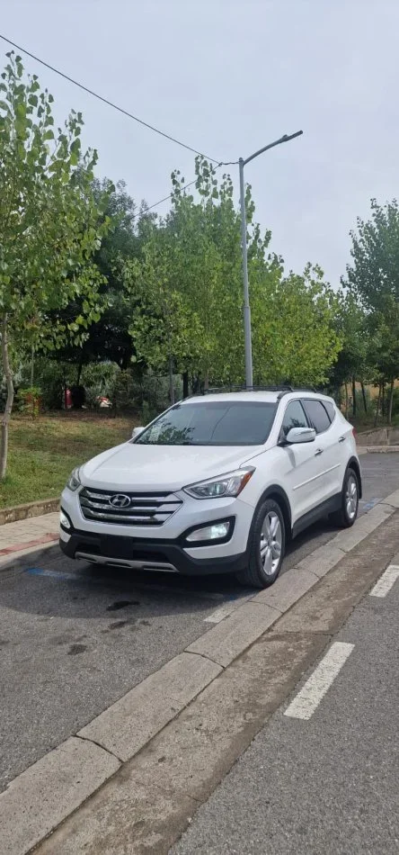 Tirane, shes makine Huyndai Benzin, e bardhë automatik 230.000 km 9.800 €