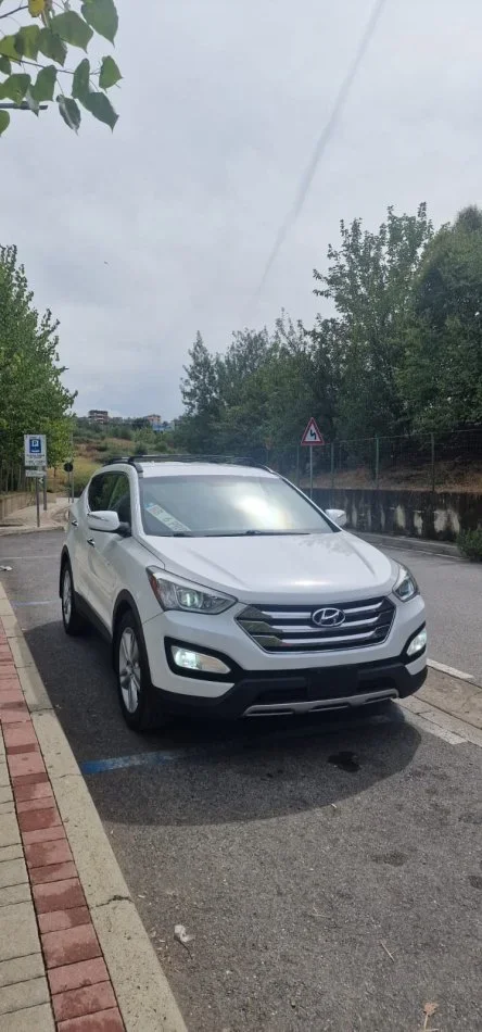 Tirane, shes makine Huyndai Benzin, e bardhë automatik 230.000 km 9.800 €