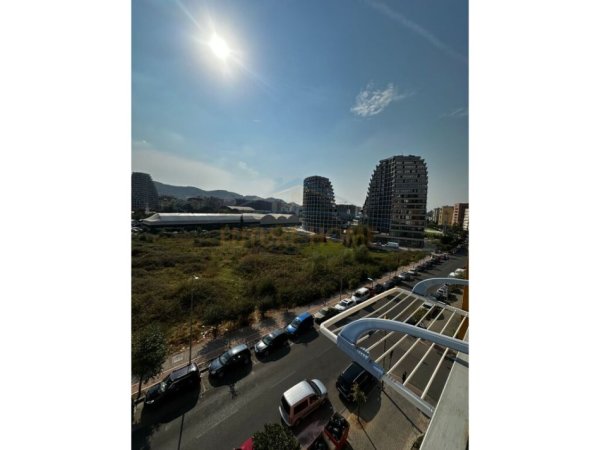 Tirane, jepet me qera apartament 2+1+post parkingu , (Rruga e Kosovareve)