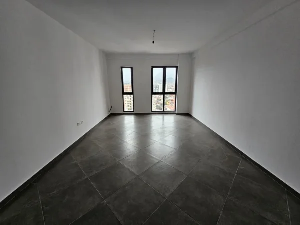 Tirane, shitet apartament 2+1 Kati 7, 194.750 €