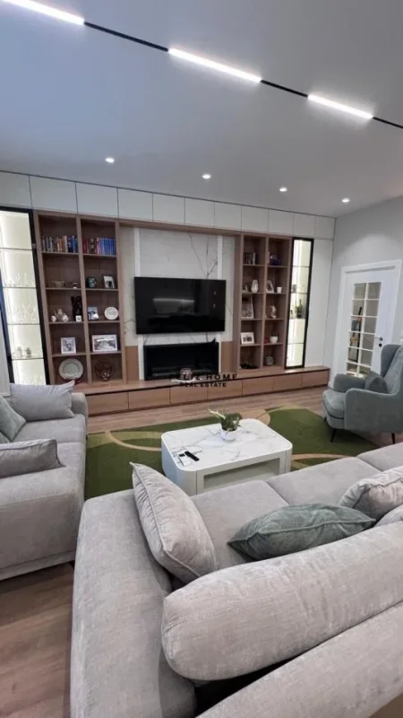 Tirane, shitet apartament 3+1 Kati 1, 176 m² 700.000 € (SELITE)