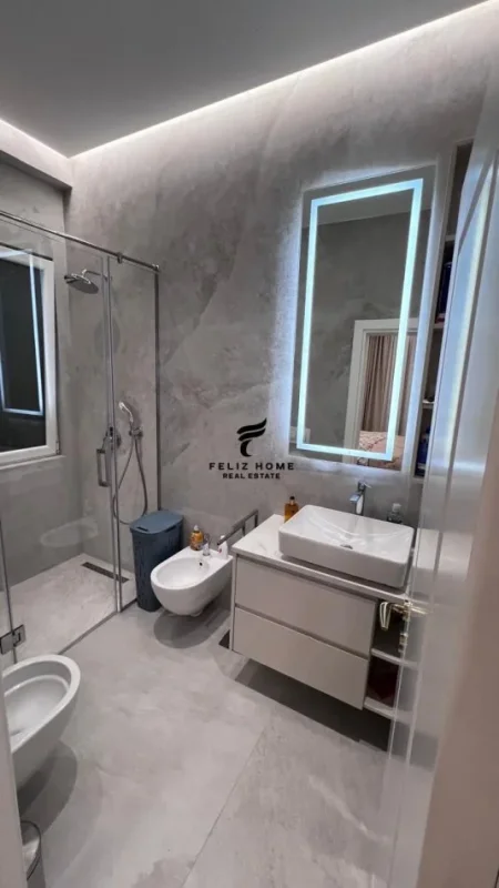 Tirane, shitet apartament 3+1 Kati 1, 176 m² 700.000 € (SELITE)