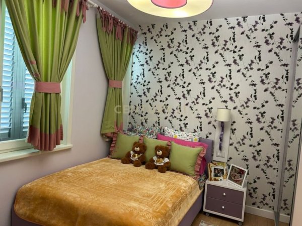 Tirane, jap me qera apartament 3+1+3+ Post Parkimi.+Ballkon , 177 m² 2.000 € (Kodra e Diellit)