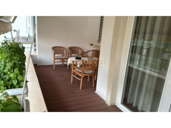 Tirane, jap me qera apartament 3+1+3+ Post Parkimi.+Ballkon , 177 m² 2.000 € (Kodra e Diellit)