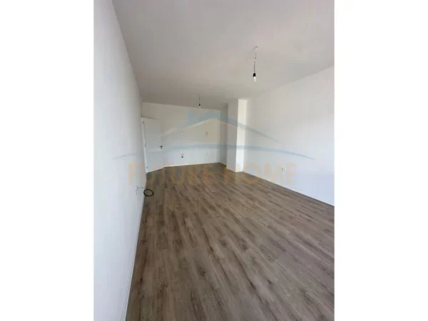Tirane, shitet apartament 1+1+Ballkon Kati 5, 64 m² 110.660 € (Porcelan)