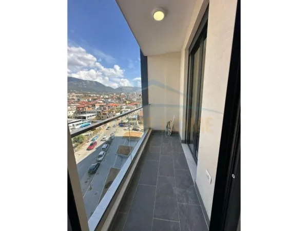 Tirane, shitet apartament 1+1+Ballkon Kati 5, 64 m² 110.660 € (Porcelan)