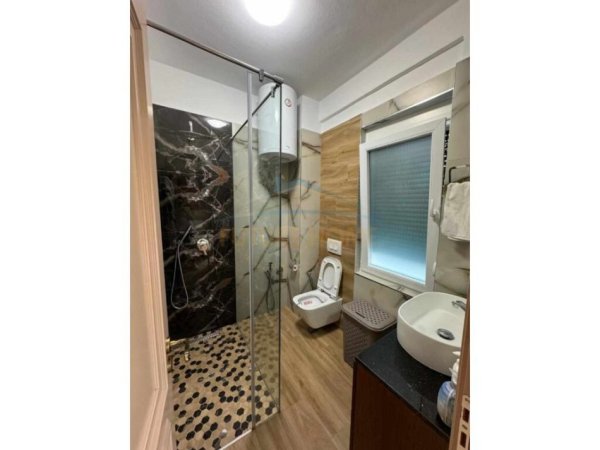 Tirane, shitet apartament 2+1+Aneks+Ballkon Kati 3, 111 m² 200.000 € (Rruga Gjin Gjergji)