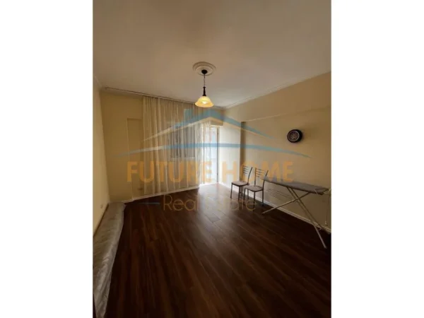 Tirane, jepet me qera apartament 2+1+Aneks+Ballkon Kati 7, 85 m² 650 € (Stadiumi Dinamo)