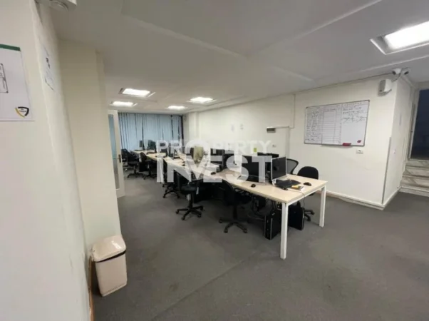 Tirane, jepet me qera ambjent biznesi , 264 m² 3.500 € (Bllok)