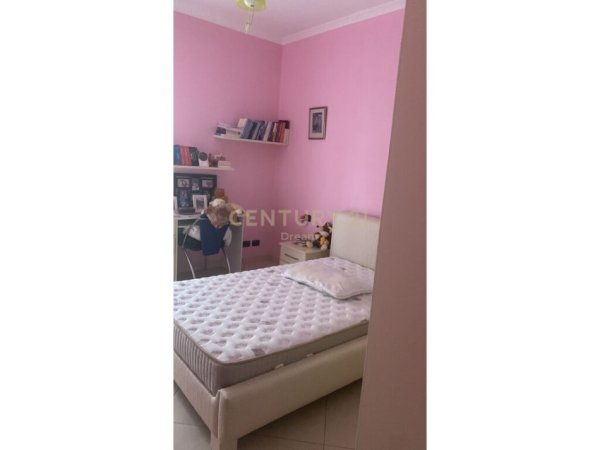 Tirane, jap me qera apartament 3+1+2+POST PARKIMI+Ballkon , 147 m² 1.000 € (Liqeni i Thatë)