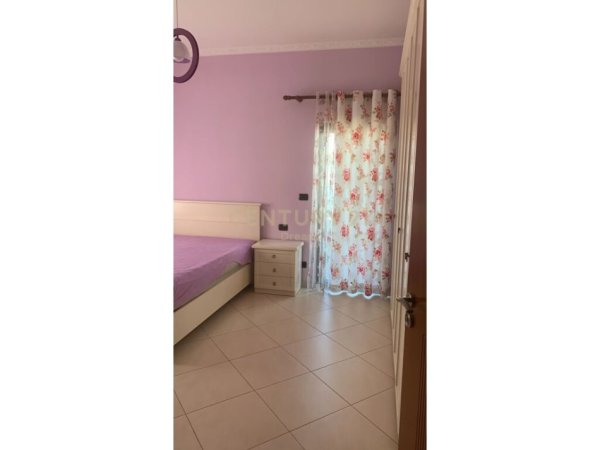 Tirane, jap me qera apartament 3+1+2+POST PARKIMI+Ballkon , 147 m² 1.000 € (Liqeni i Thatë)