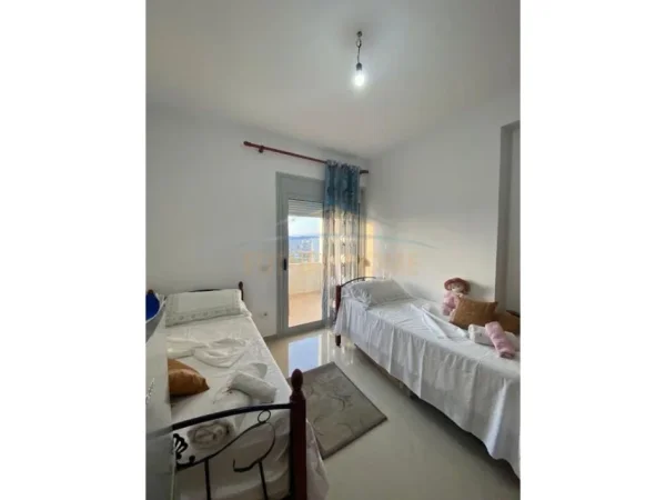 Vlore, jepet me qera apartament 2+1 Kati 9, 94 m² 400 € (Plazhi i Vjeter) RV44314