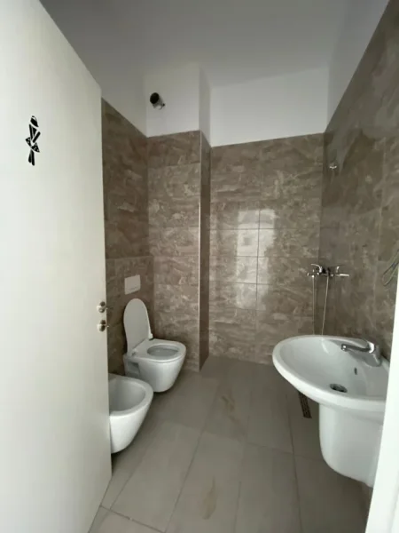Tirane, shitet apartament 3+1 Kati 2, 110 m² 244.000 € (NSHRAK)