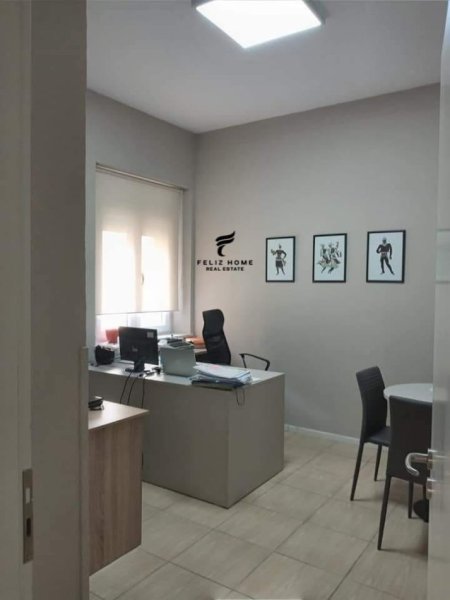 Tirane, jepet me qera zyre Kati 1, 140 m² 1.500 € (BLLOKU)