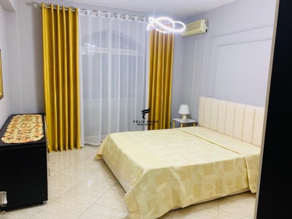 Tirane, jepet me qera apartament 1+1+Ballkon Kati 4, 70 m² 600 € (RRUGA E KAVAJES)