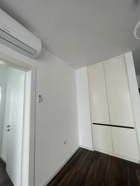 Tirane, jepet me qera apartament 2+1+Ballkon Kati 2, 600 € (Rruga Artan Lenja)