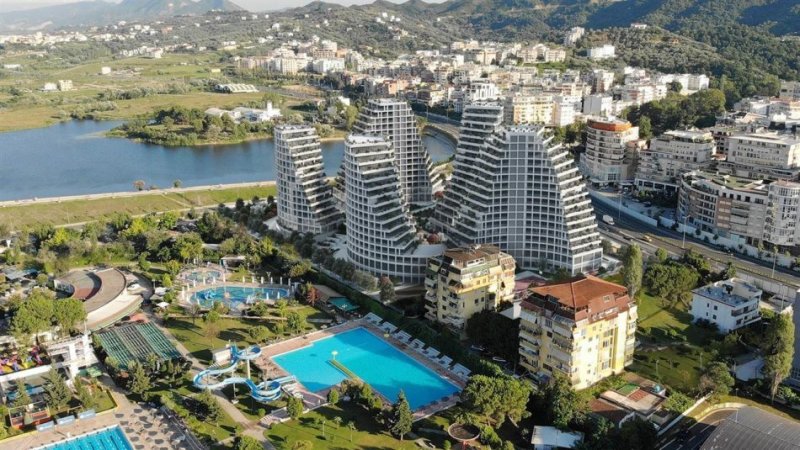 Tirane, shitet apartament 3+1+Aneks+Ballkon Kati 4, 188 m² 480.000 € (Lake View)
