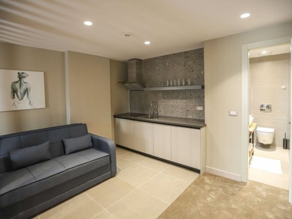 Tirane, shes hotel , 507 m² 2.300.000 € (Farmacia 10, Medreseja)