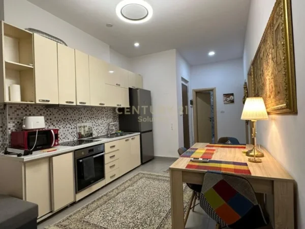 Tirane, jepet me qera apartament 2+1 Kati 4, 65 m² 600 € (NE "MYSLYM SHYR")