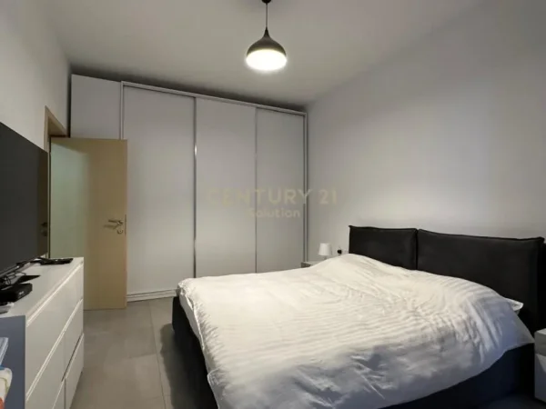 Tirane, jepet me qera apartament 2+1 Kati 4, 65 m² 600 € (NE "MYSLYM SHYR")