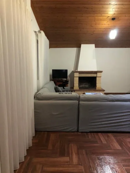 Tirane, jepet me qera apartament 2+1+Ballkon Kati 3, 115 m² 500 € (VILAT GJERMANE)