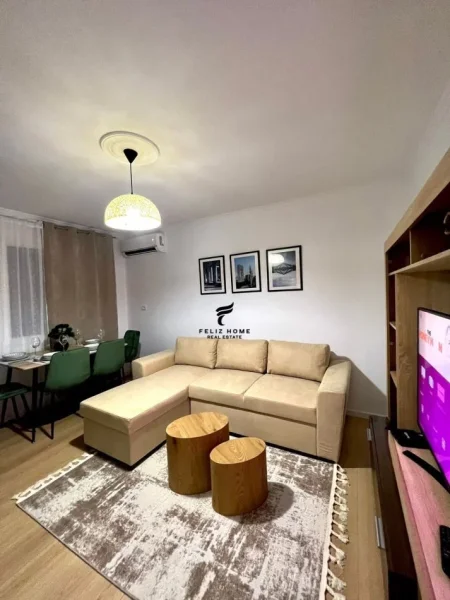 Tirane, jepet me qera apartament 1+1+Ballkon Kati 3, 70 m² 800 € (PAZARI I RI)