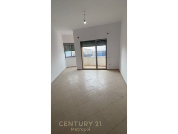 SHITET APARTAMENT 2+1+2 NE QENDER TEK 9 KATESHET. Metropol99972