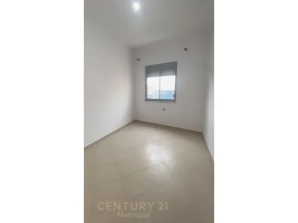 SHITET APARTAMENT 2+1+2 NE QENDER TEK 9 KATESHET. Metropol99972