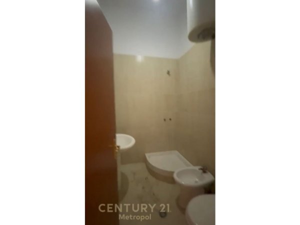 SHITET APARTAMENT 2+1+2 NE QENDER TEK 9 KATESHET. Metropol99972