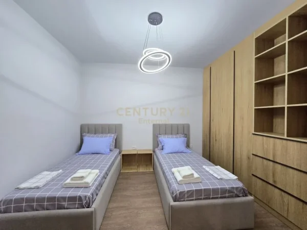 Apartament 2+1 per shitje tek Petro Nini ENT100012