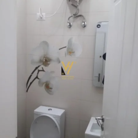 Tirane, jepet me qera apartament 2+1+Ballkon Kati 6, 120 m² 1.100 € (SELVIA)