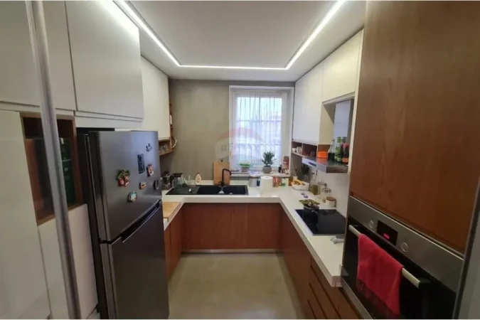 Tirane, shitet apartament 2+1+Aneks+Ballkon , 100 m² 220.000 € (Xhamlliku,)