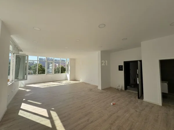 21 DHJETORI, SHESIM AMBJENT PER ZYRA!  everest100006