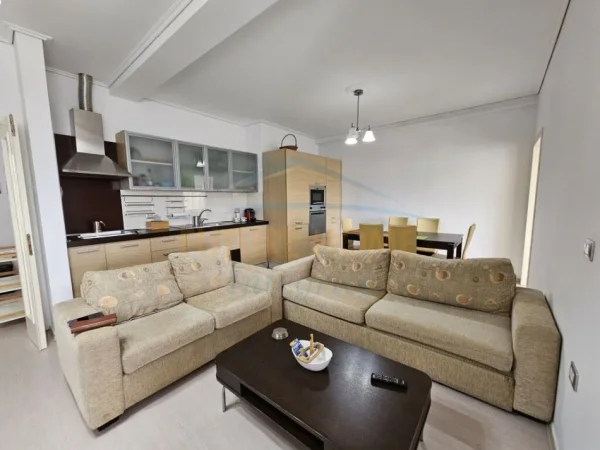 Tirane, jepet me qera apartament 2+1 , 110 m² 600 € (TODI SHKURTI KOMPLEKSI GRAND)
