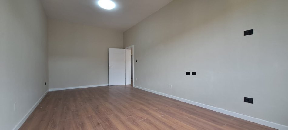 OKAZION Tirane, shitet apartament 2+1 Kati 5, 72 m² 125.000 € (MYSLYM SHYRI)