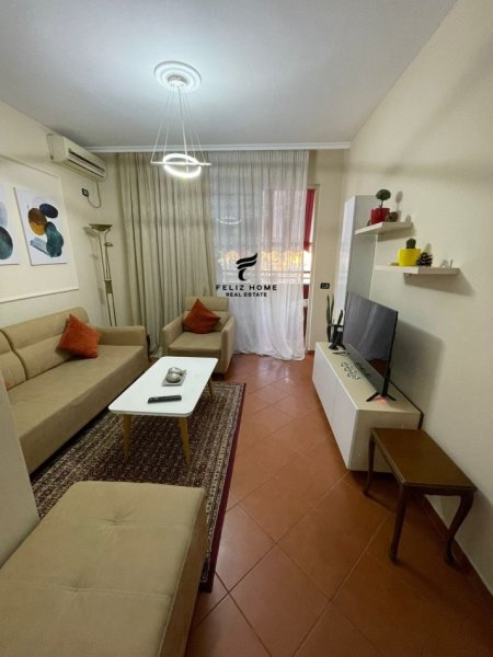 Tirane, jepet me qera apartament 2+1 Kati 7, 75 m² 800 € (BLLOKU)