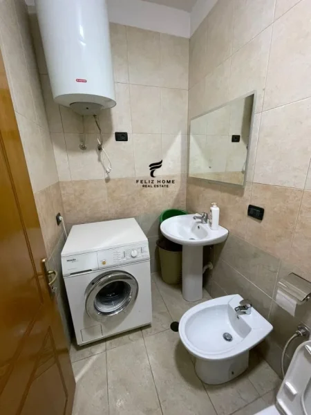 Tirane, jepet me qera apartament 2+1 Kati 7, 75 m² 800 € (BLLOKU)