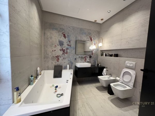 Tirane, shes apartament 2+1+2+PARKIM+Ballkon , 144 m² 500.000 € (Kompleksi Delijorgji)